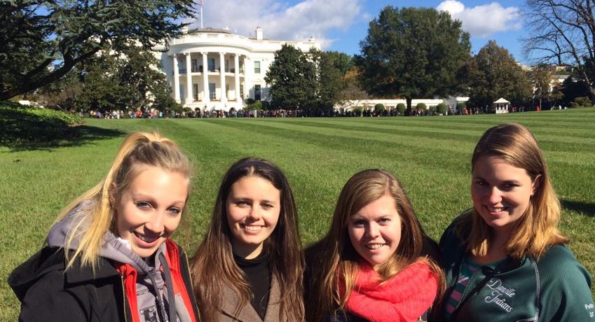 Worcester State student Amy Randall and friends White House lawn